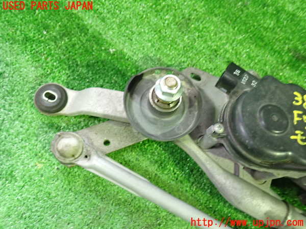 1UPJ-9238596770]セレナ Sハイブリッド(HFC26)フロントワイパーモーター 中古_3