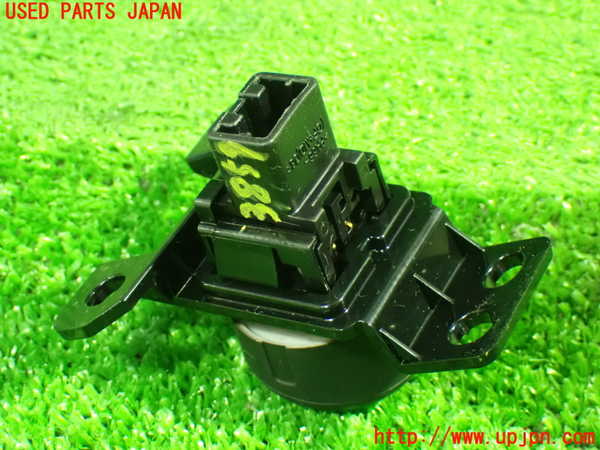 1UPJ-9238596290]セレナ Sハイブリッド(HFC26)ハザードスイッチ 中古_2