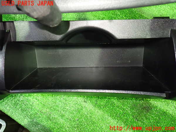 1UPJ-9238597516]セレナ Sハイブリッド(HFC26)グローブボックス1 (上側) 中古_2