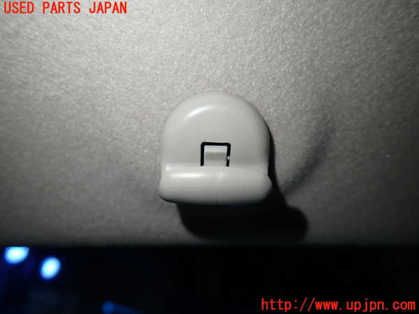 1UPJ-9238597625]セレナ Sハイブリッド(HFC26)室内サンバイザー右側 中古_4