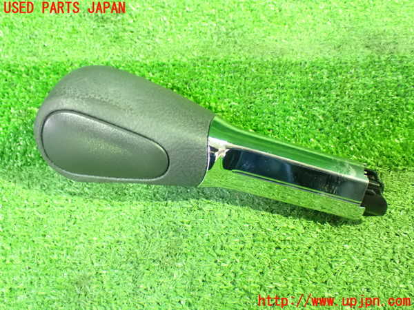 1UPJ-9238597570]セレナ Sハイブリッド(HFC26)シフトノブ 中古_3