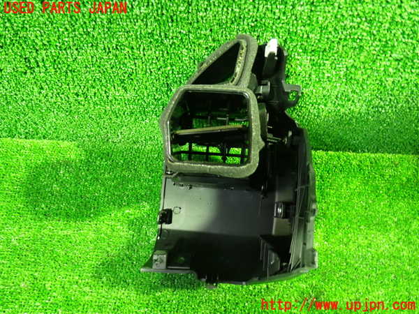 1UPJ-9238597527]セレナ Sハイブリッド(HFC26)エアコン吹き出し口2 (左) 中古_2