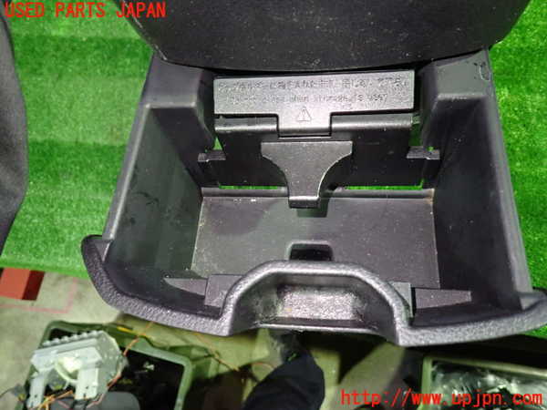 1UPJ-9238597549]セレナ Sハイブリッド(HFC26)コンソール 中古_2