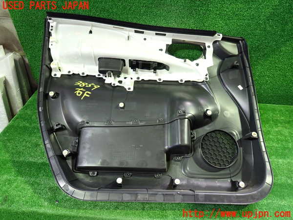 1UPJ-9238591234]セレナ Sハイブリッド(HFC26)右前ドア内張り 中古_4