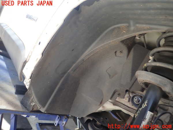 1UPJ-9238601090]ジープ・レネゲード(BV13PM)右前フェンダーライナー 中古_3