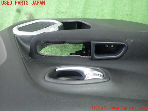 1UPJ-9238601264]ジープ・レネゲード(BV13PM)左前ドア内張り 中古_2
