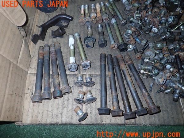 3UPJ=9238620720]ランドクルーザー60(HJ61V(改))後期 ネジ・ナット・ステー類 セット ジャンク_3