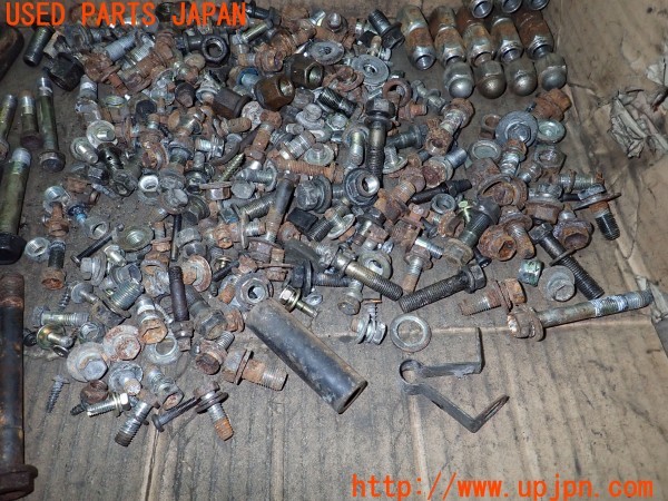 3UPJ=9238620720]ランドクルーザー60(HJ61V(改))後期 ネジ・ナット・ステー類 セット ジャンク_5