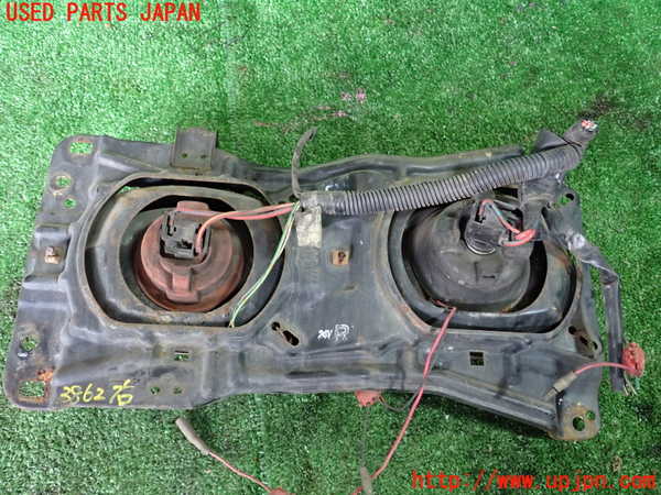 1UPJ-9238621130]ランクル60系(HJ61V(改))右ヘッドライト ハロゲン 中古_2