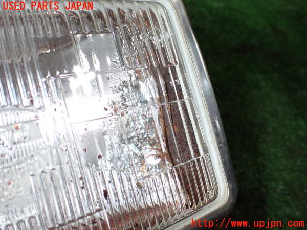 1UPJ-9238621130]ランクル60系(HJ61V(改))右ヘッドライト ハロゲン 中古_4