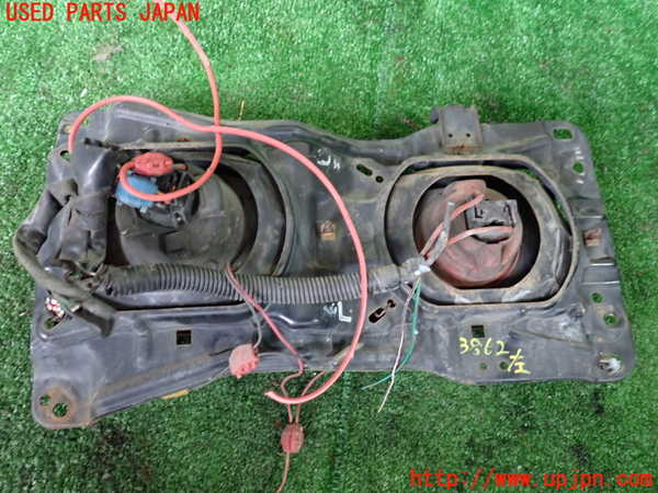 1UPJ-9238621132]ランクル60系(HJ61V(改))左ヘッドライト ハロゲン 中古_2