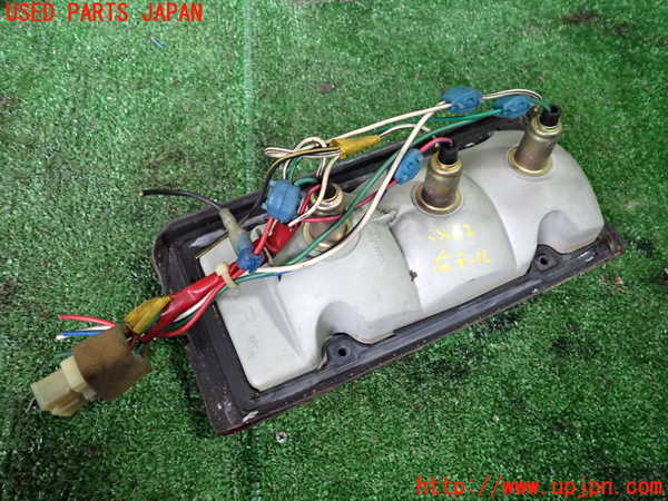 1UPJ-9238621530]ランクル60系(HJ61V(改))右テールランプ 中古_2