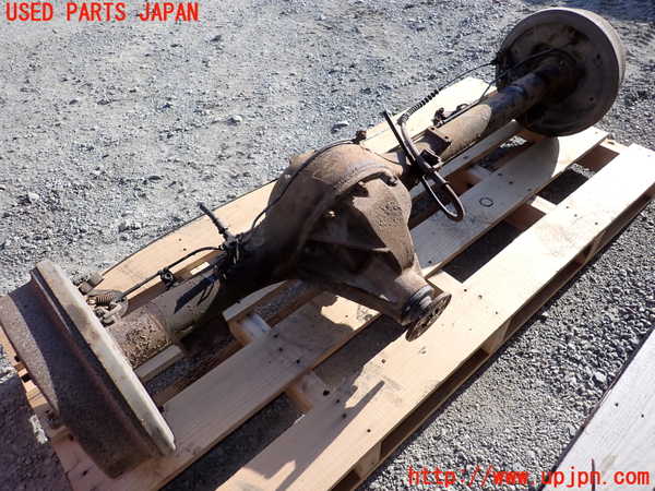 1UPJ-9238624400]ランクル60系(HJ61V(改))リアデフホーシング 中古_2