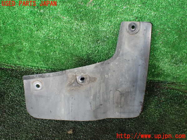 1UPJ-9238631450]パジェロ(V88W)右フロントマッドガード(泥除け) 中古_2