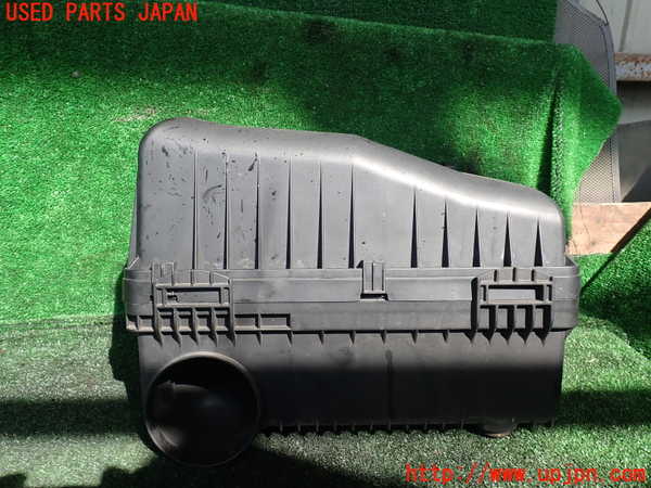 1UPJ-9238632560]パジェロ(V88W)エアクリーナーボックス 中古_2
