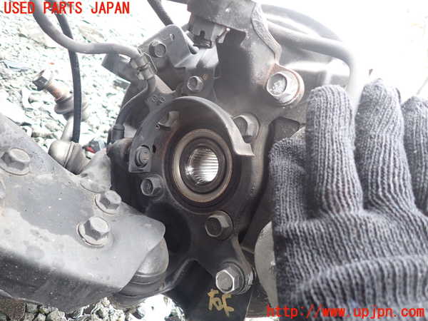 1UPJ-9238634290]パジェロ(V88W)右フロントナックルハブ 中古_2