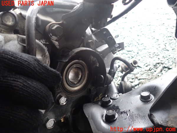 1UPJ-9238634295]パジェロ(V88W)左フロントナックルハブ 中古_2