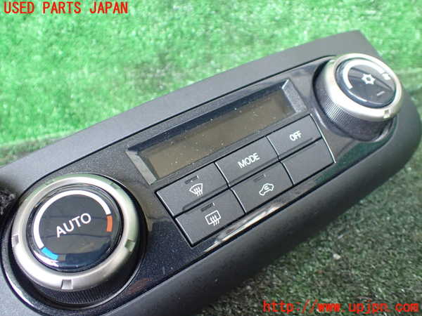 1UPJ-9238636066]パジェロ(V88W)エアコンスイッチ1 中古_2