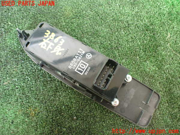 1UPJ-9238636240]パジェロ(V88W)右パワーウィンドウスイッチ 中古_2