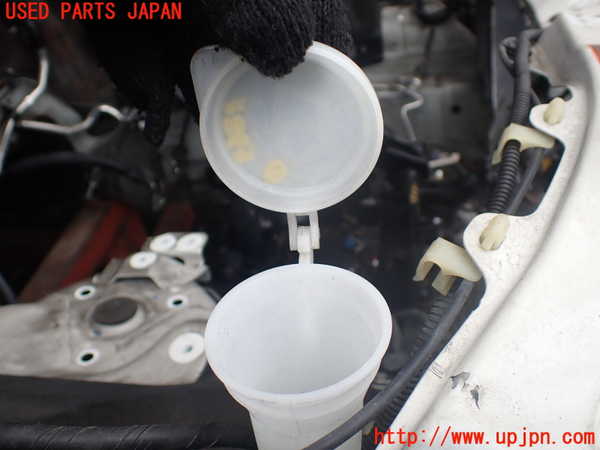 1UPJ-9238636791]パジェロ(V88W)ウォッシャータンク1 中古_4