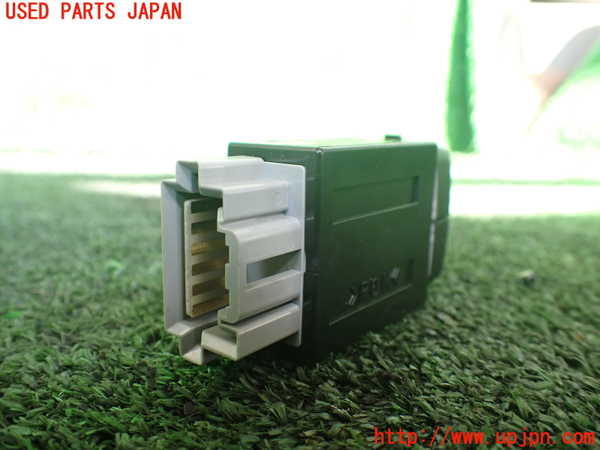 1UPJ-9238636295]パジェロ(V88W)フォグスイッチ 中古_2