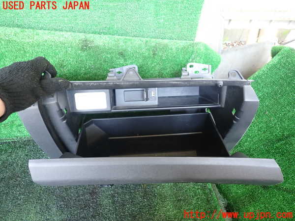 1UPJ-9238637516]パジェロ(V88W)グローブボックス1 中古_3