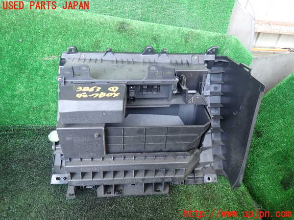 1UPJ-9238637516]パジェロ(V88W)グローブボックス1 中古_4