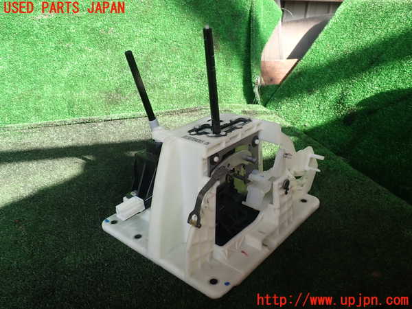 1UPJ-9238637555]パジェロ(V88W)ATシフトレバー 中古_2