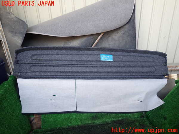 1UPJ-9238637761]パジェロ(V88W)トノカバー1 中古_4