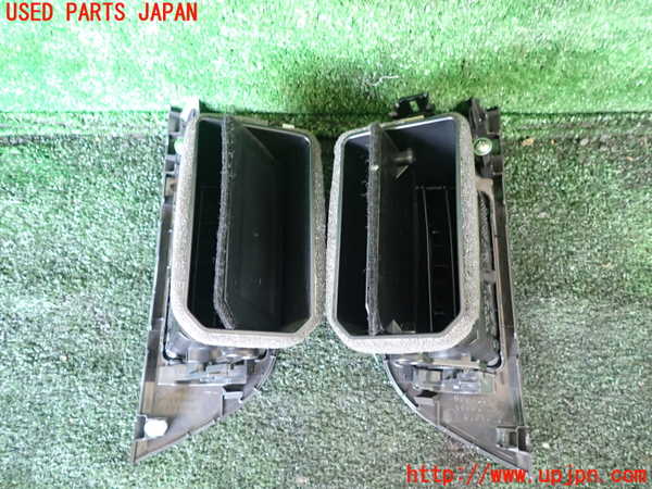 1UPJ-9238637526]パジェロ(V88W)エアコン吹き出し口1(真中) 中古_2