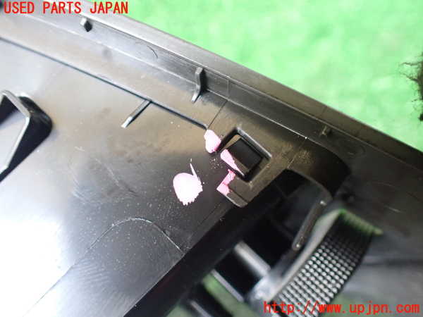 1UPJ-9238637527]パジェロ(V88W)エアコン吹き出し口2(右) 中古_3