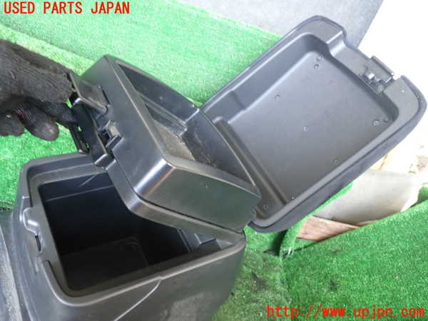 1UPJ-9238637540]パジェロ(V88W)センターコンソール 中古_2