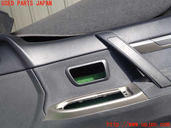 1UPJ-9238631234]パジェロ(V88W)右ドア内張り 中古_2