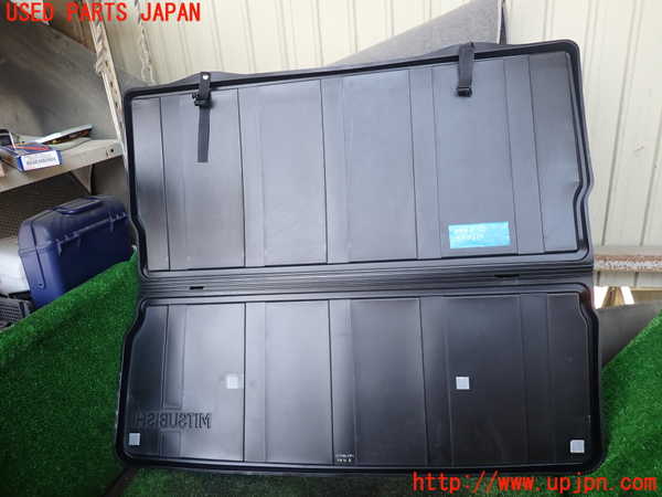 1UPJ-9238637771]パジェロ(V88W)ラゲッジトレイ1 中古_4
