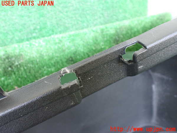 1UPJ-9238637772]パジェロ(V88W)ラゲッジトレイ2 中古_2