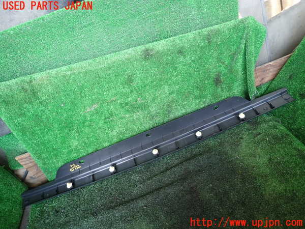 1UPJ-9238637773]パジェロ(V88W)ラゲッジトレイ3 中古_2