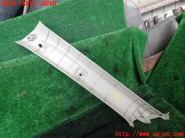 1UPJ-9238637655]パジェロ(V88W)右フロントピラートリム 中古_3