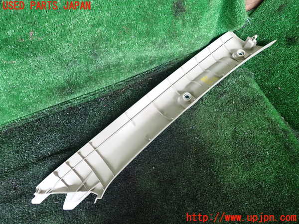 1UPJ-9238637660]パジェロ(V88W)左フロントピラートリム 中古_3