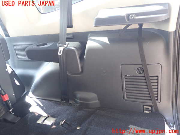 1UPJ-9238637675]パジェロ(V88W)右リアピラートリム 中古_3
