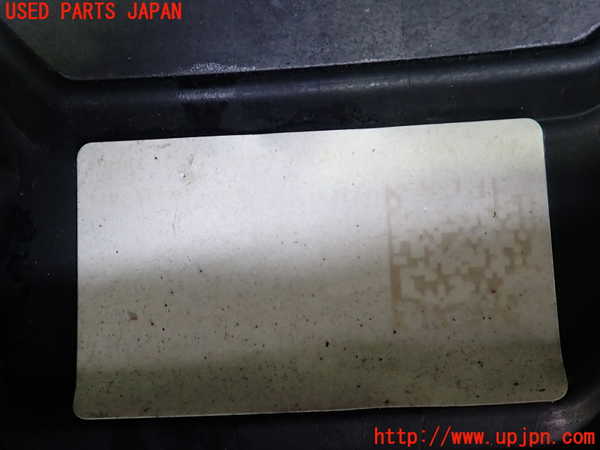 2UPJ-9238651050]アウディ・A3 スポーツバック(GYDLA)ラジエターグリル 中古_3