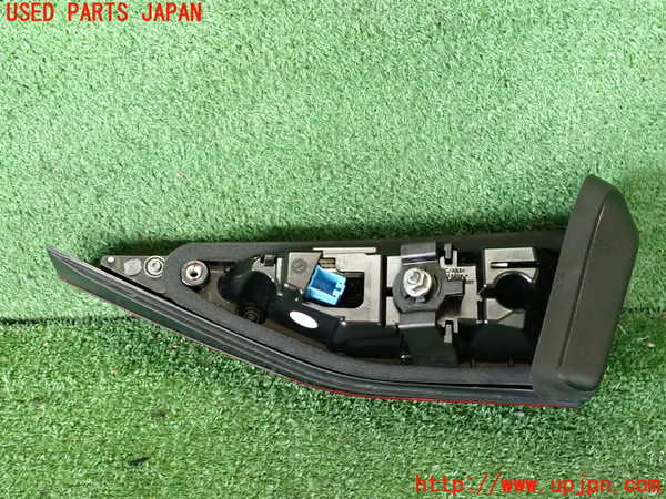 2UPJ-9238651552]アウディ・A3 スポーツバック(GYDLA)左リアフィニッシャー 中古_2