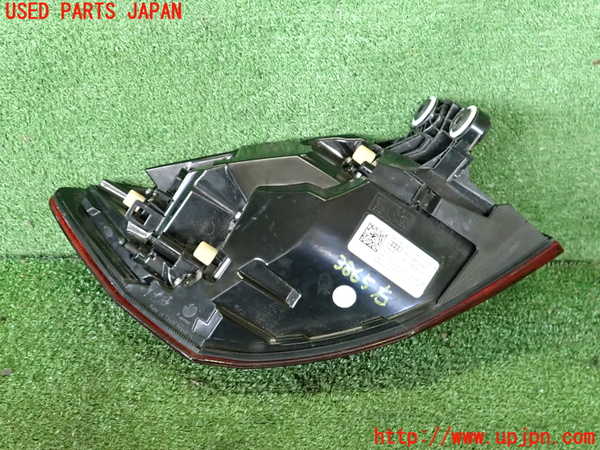 2UPJ-9238651530]アウディ・A3 スポーツバック(GYDLA)右テールランプ 中古_3