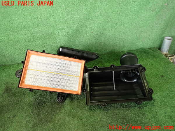 2UPJ-9238652560]アウディ・A3 スポーツバック(GYDLA)エアクリーナーボックス 中古_3