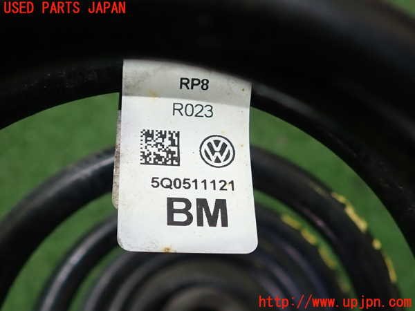 2UPJ-9238655100]アウディ・A3 スポーツバック(GYDLA)右リアスプリング 中古_3