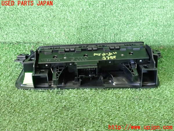 2UPJ-9238656290]アウディ・A3 スポーツバック(GYDLA)ハザードスイッチ 中古_3