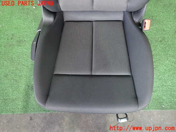 2UPJ-9238657035]アウディ・A3 スポーツバック(GYDLA)運転席シート 中古_3