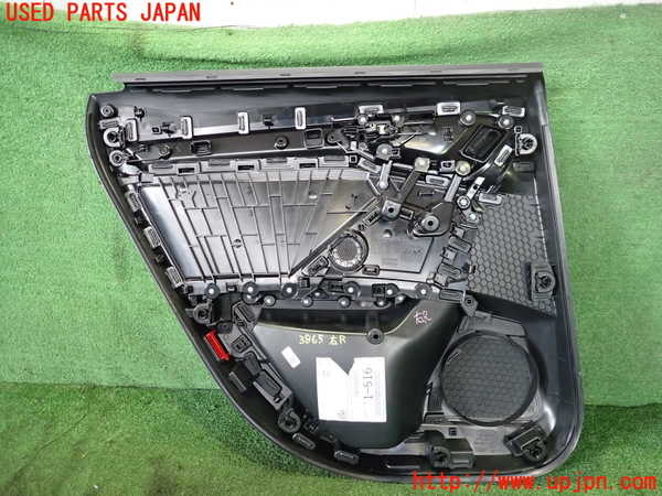 2UPJ-9238651294]アウディ・A3 スポーツバック(GYDLA)右後ドア内張り 中古_4