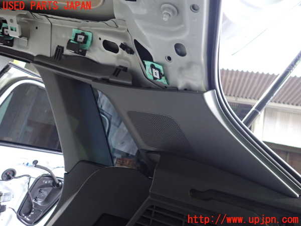 2UPJ-9238657675]アウディ・A3 スポーツバック(GYDLA)右リアピラートリム 中古_3