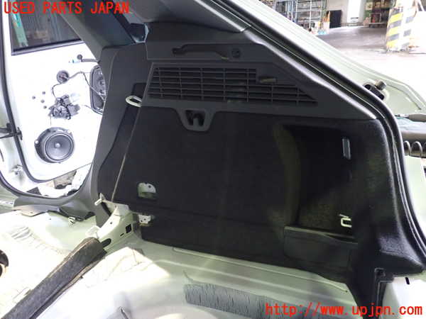 2UPJ-9238657675]アウディ・A3 スポーツバック(GYDLA)右リアピラートリム 中古_4