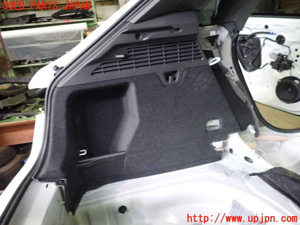 2UPJ-9238657680]アウディ・A3 スポーツバック(GYDLA)左リアピラートリム 中古_4